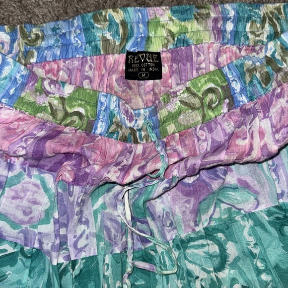 Vintage maxi woman’s medium 
REVUE 
EUC - Picture 2 of 3